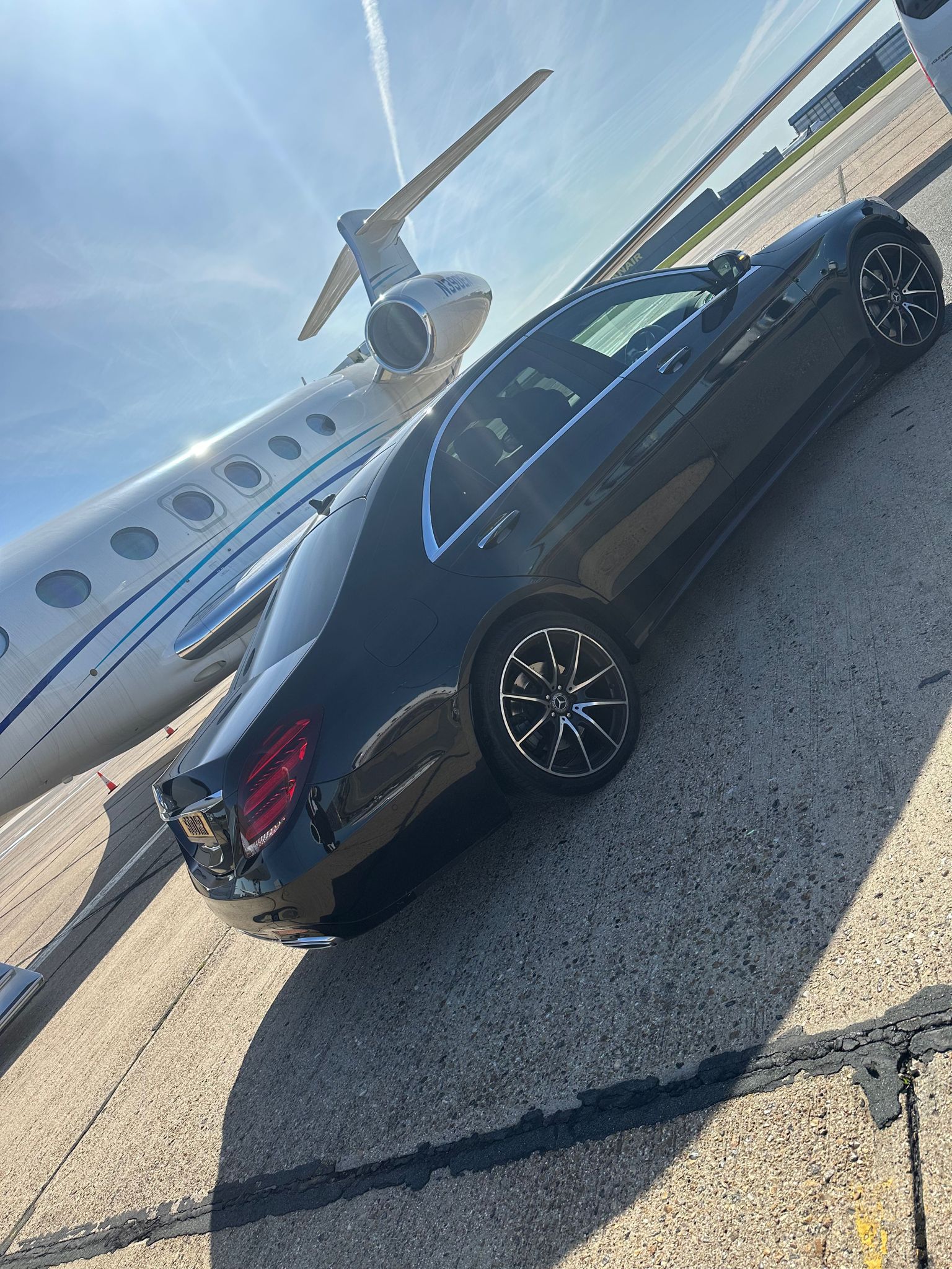 Mercedes chauffeur vehicle for Gatwick to Knightsbridge transfer